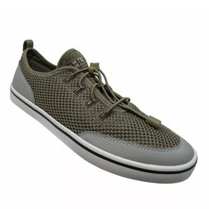 huk boat shoes